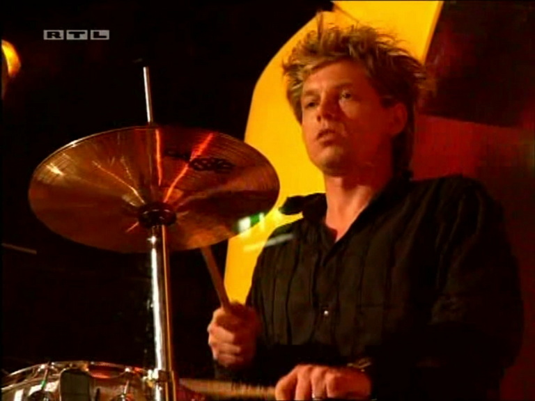 20041218-totp-tv-007